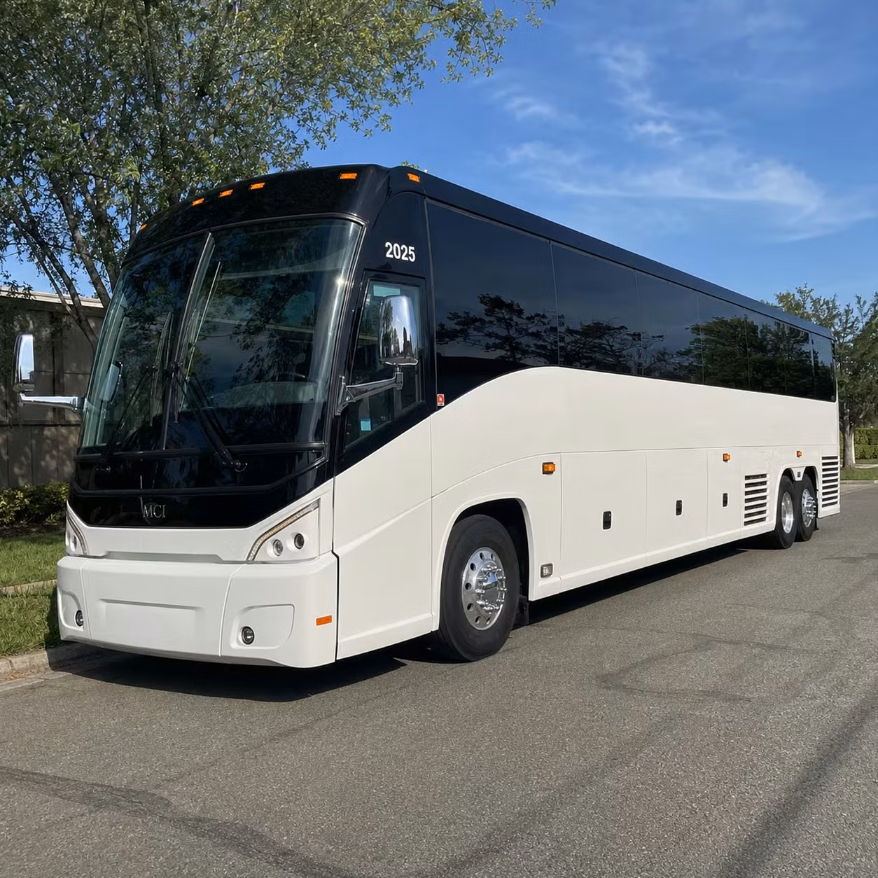 construction site and workforce shuttle bus rentals near leander